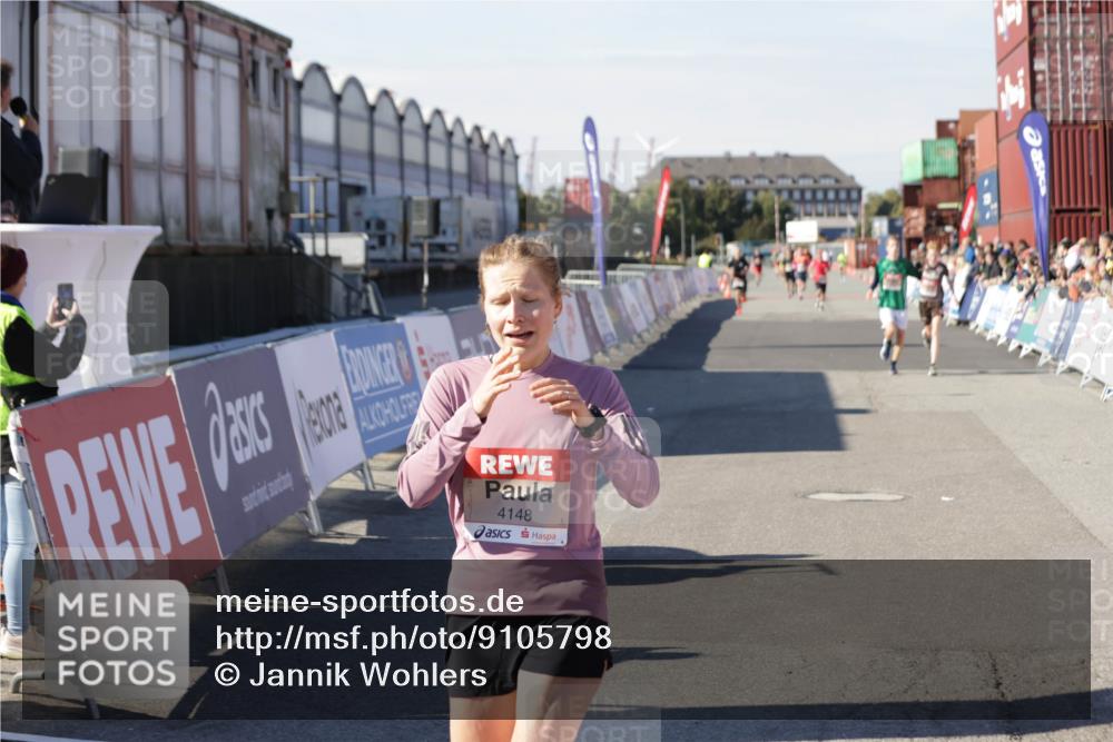 03.10.2025 - Köhlbrandbrückenlauf Jannik Wohlers http://msf.ph/oto/9105798 03.10.2025 12:58:39 Ziel 4084, 4148, 4241, 5706, 5824, 6167 meine-sportfotos.de