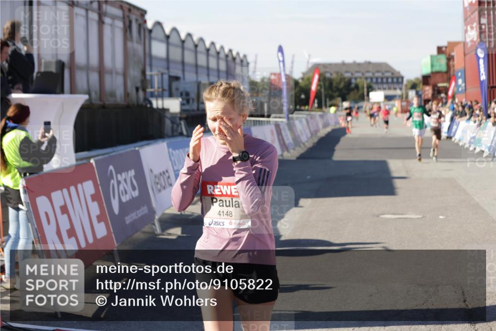 03.10.2025 - Köhlbrandbrückenlauf Jannik Wohlers http://msf.ph/oto/9105822 03.10.2025 12:58:40 Ziel 4084, 4148, 4241, 5706, 5824, 6167 meine-sportfotos.de