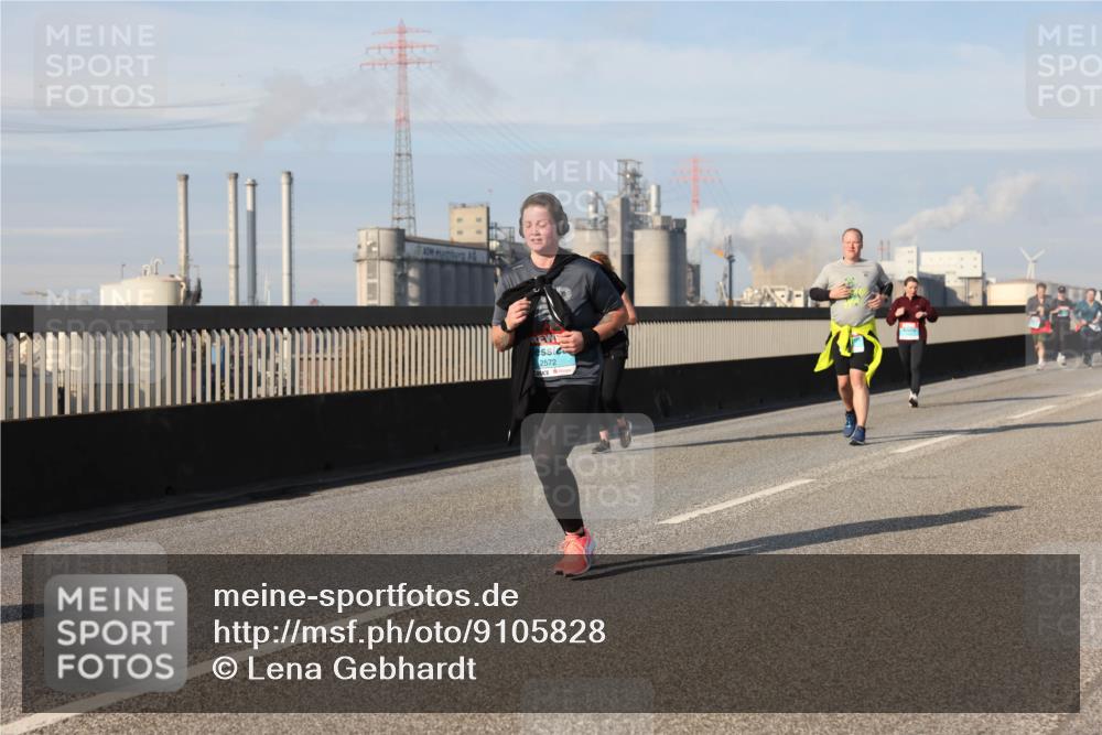03.10.2025 - Köhlbrandbrückenlauf Lena Gebhardt http://msf.ph/oto/9105828 03.10.2025 10:13:08 Position 2 2572 meine-sportfotos.de