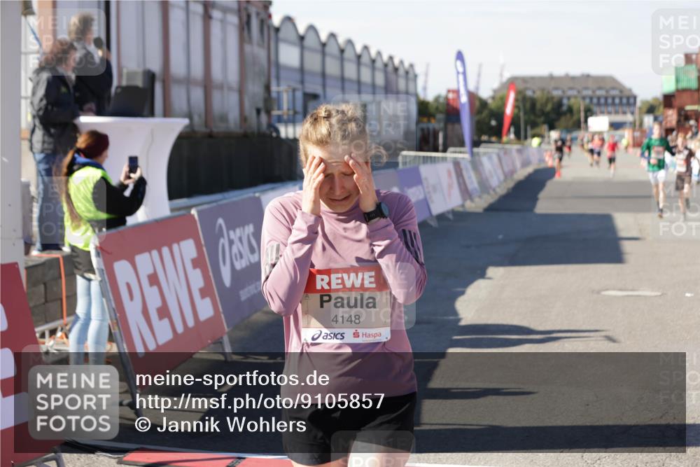 03.10.2025 - Köhlbrandbrückenlauf Jannik Wohlers http://msf.ph/oto/9105857 03.10.2025 12:58:40 Ziel 4084, 4148, 4241, 5706, 5824, 6167 meine-sportfotos.de