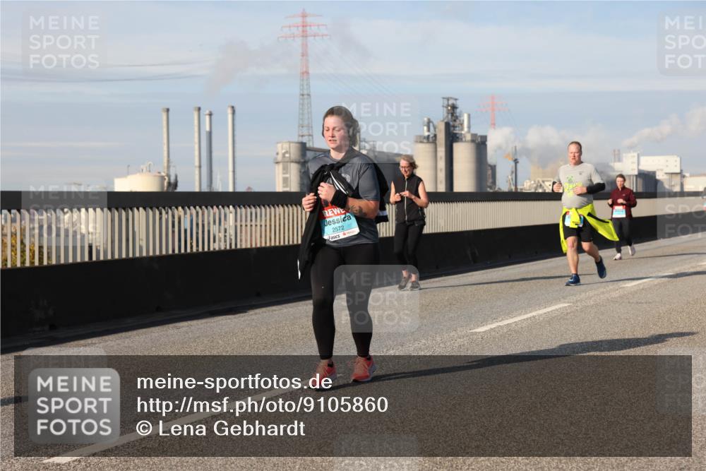 03.10.2025 - Köhlbrandbrückenlauf Lena Gebhardt http://msf.ph/oto/9105860 03.10.2025 10:13:08 Position 2  meine-sportfotos.de