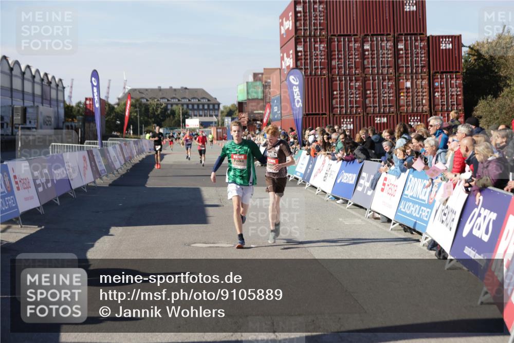 03.10.2025 - Köhlbrandbrückenlauf Jannik Wohlers http://msf.ph/oto/9105889 03.10.2025 12:58:43 Ziel 4084, 4148, 4241, 5824, 6167 meine-sportfotos.de