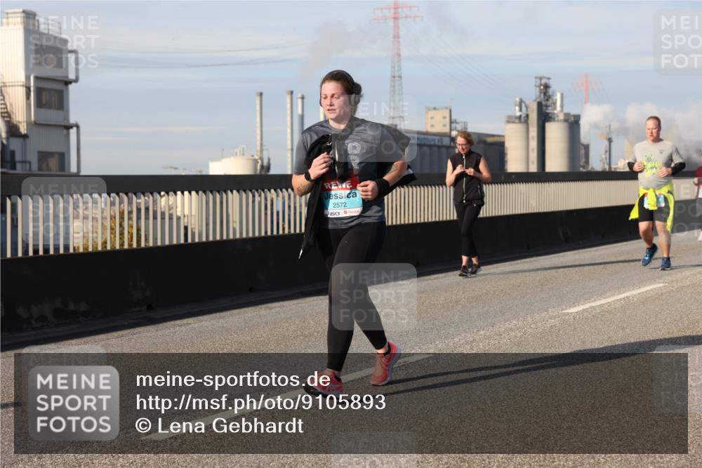 03.10.2025 - Köhlbrandbrückenlauf Lena Gebhardt http://msf.ph/oto/9105893 03.10.2025 10:13:09 Position 2 2572 meine-sportfotos.de