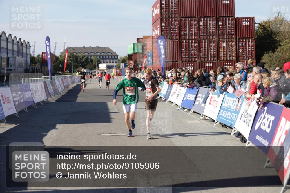 03.10.2025 - Köhlbrandbrückenlauf Jannik Wohlers http://msf.ph/oto/9105906 03.10.2025 12:58:43 Ziel 4084, 4148, 4241, 5824, 6167 meine-sportfotos.de