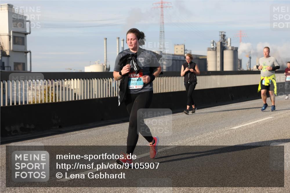 03.10.2025 - Köhlbrandbrückenlauf Lena Gebhardt http://msf.ph/oto/9105907 03.10.2025 10:13:09 Position 2 2572 meine-sportfotos.de