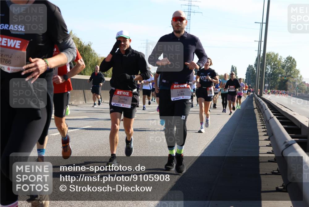 03.10.2025 - Köhlbrandbrückenlauf Strokosch-Dieckow http://msf.ph/oto/9105908 03.10.2025 12:16:32 Position 3 6766, 6784, 13, 00, 38, 6783 meine-sportfotos.de