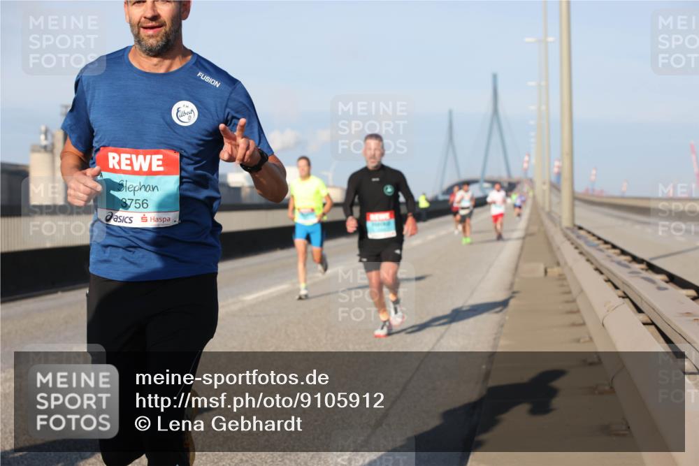 03.10.2025 - Köhlbrandbrückenlauf Lena Gebhardt http://msf.ph/oto/9105912 03.10.2025 09:39:10 Position 2 3756 meine-sportfotos.de