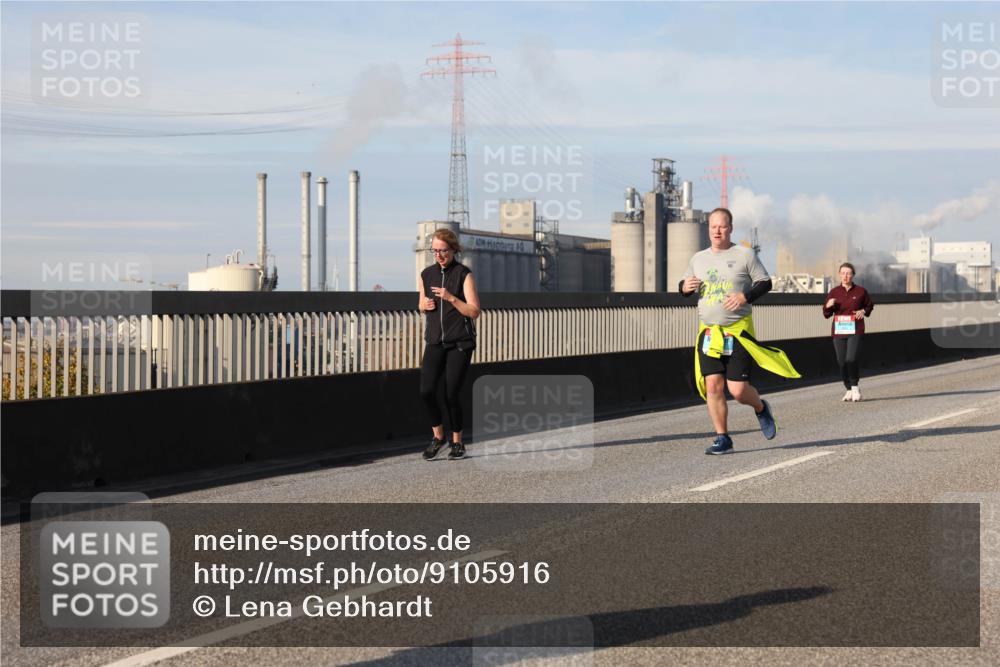 03.10.2025 - Köhlbrandbrückenlauf Lena Gebhardt http://msf.ph/oto/9105916 03.10.2025 10:13:10 Position 2  meine-sportfotos.de