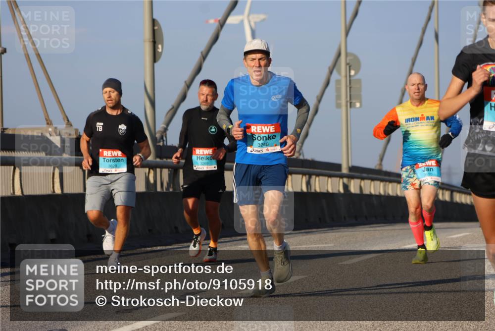03.10.2025 - Köhlbrandbrückenlauf Strokosch-Dieckow http://msf.ph/oto/9105918 03.10.2025 09:34:14 Position 2 3629, 3248, 3269, 3610 meine-sportfotos.de