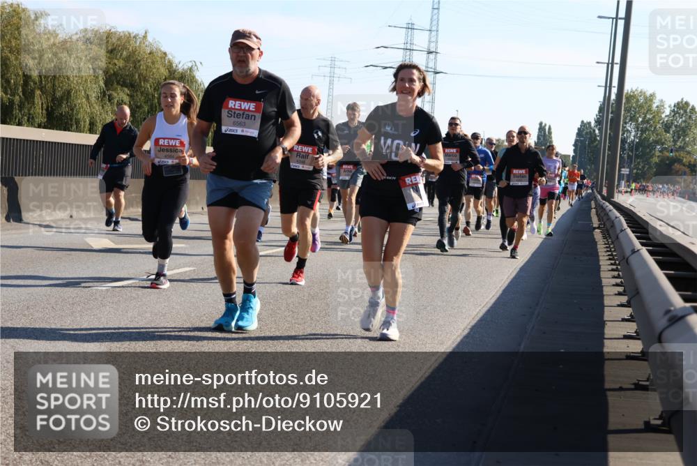 03.10.2025 - Köhlbrandbrückenlauf Strokosch-Dieckow http://msf.ph/oto/9105921 03.10.2025 12:16:34 Position 3 6563, 45644, 4346 meine-sportfotos.de