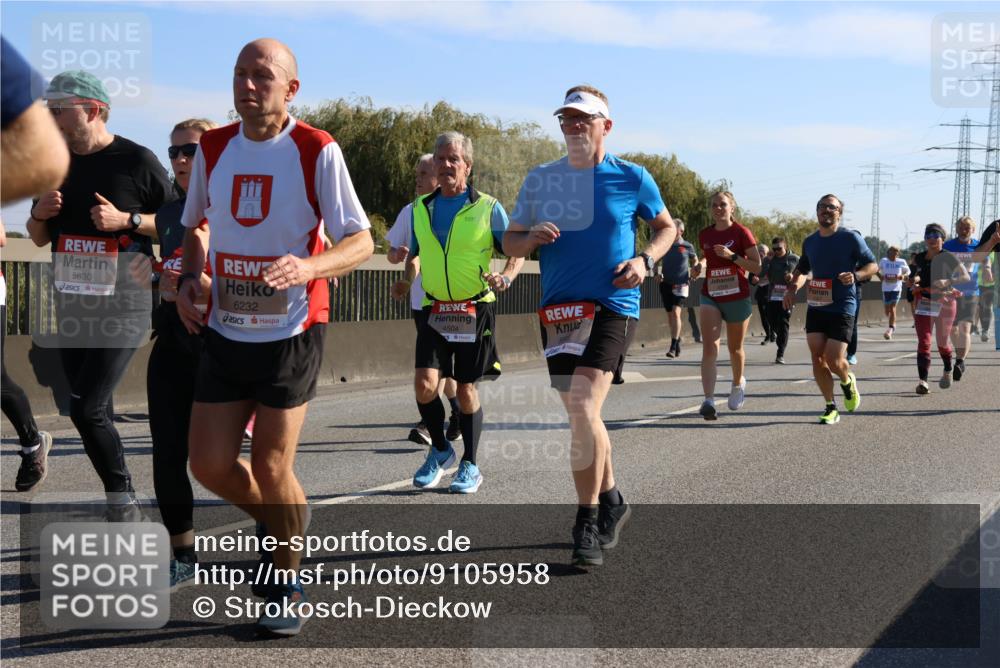 03.10.2025 - Köhlbrandbrückenlauf Strokosch-Dieckow http://msf.ph/oto/9105958 03.10.2025 12:16:44 Position 3 5630, 6232, 4504, 4327 meine-sportfotos.de