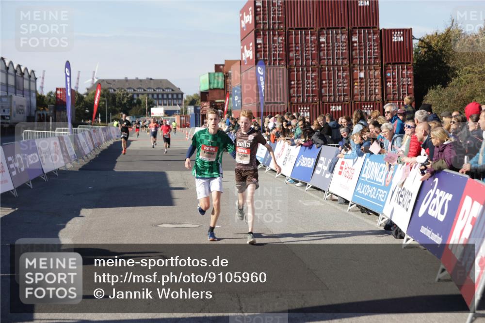 03.10.2025 - Köhlbrandbrückenlauf Jannik Wohlers http://msf.ph/oto/9105960 03.10.2025 12:58:44 Ziel 4084, 4148, 4241, 5824, 6167 meine-sportfotos.de