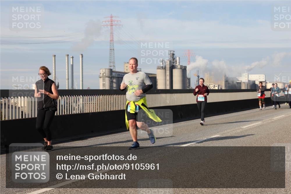 03.10.2025 - Köhlbrandbrückenlauf Lena Gebhardt http://msf.ph/oto/9105961 03.10.2025 10:13:11 Position 2  meine-sportfotos.de