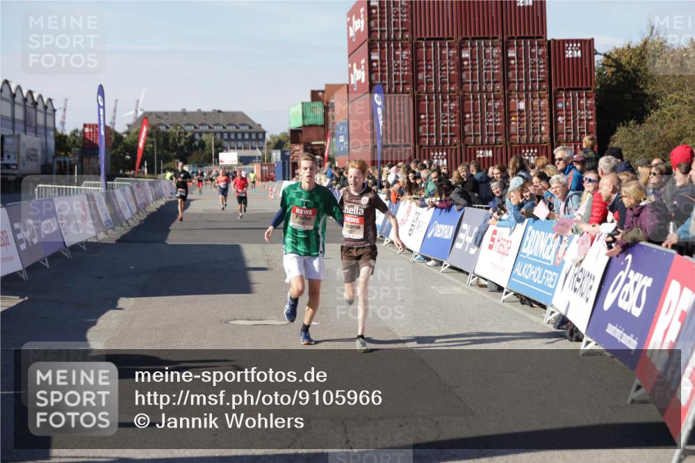 03.10.2025 - Köhlbrandbrückenlauf Jannik Wohlers http://msf.ph/oto/9105966 03.10.2025 12:58:44 Ziel 4084, 4148, 4241, 5824, 6167 meine-sportfotos.de