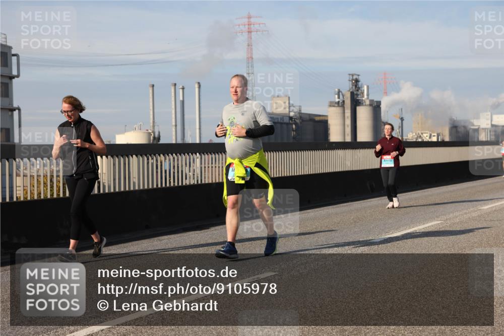 03.10.2025 - Köhlbrandbrückenlauf Lena Gebhardt http://msf.ph/oto/9105978 03.10.2025 10:13:12 Position 2  meine-sportfotos.de