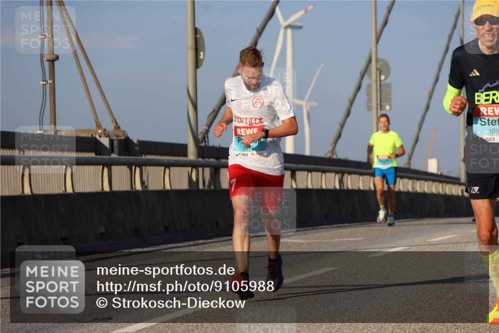 03.10.2025 - Köhlbrandbrückenlauf Strokosch-Dieckow http://msf.ph/oto/9105988 03.10.2025 09:34:23 Position 2 105 meine-sportfotos.de