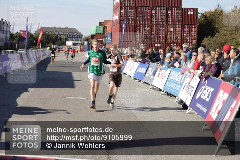 03.10.2025 - Köhlbrandbrückenlauf Jannik Wohlers http://msf.ph/oto/9105999 03.10.2025 12:58:44 Ziel 4084, 4148, 4241, 5824, 6167 meine-sportfotos.de