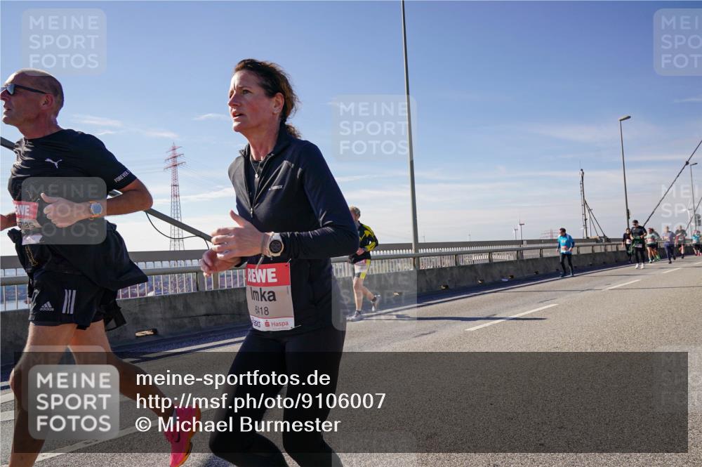 03.10.2025 - Köhlbrandbrückenlauf Michael Burmester http://msf.ph/oto/9106007 03.10.2025 12:49:38 Position 2 6418 meine-sportfotos.de
