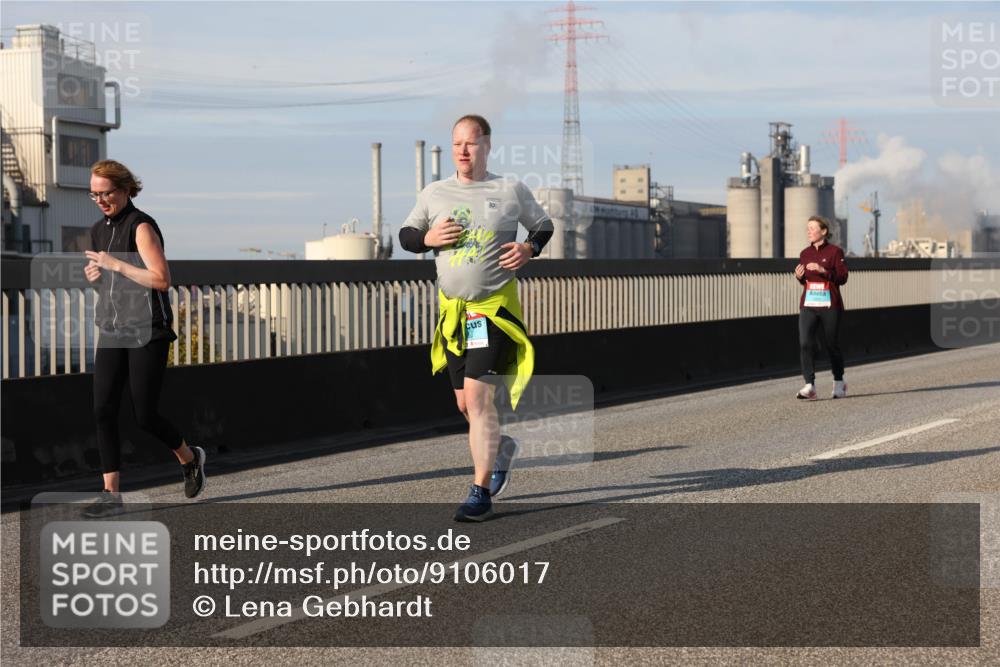 03.10.2025 - Köhlbrandbrückenlauf Lena Gebhardt http://msf.ph/oto/9106017 03.10.2025 10:13:12 Position 2  meine-sportfotos.de