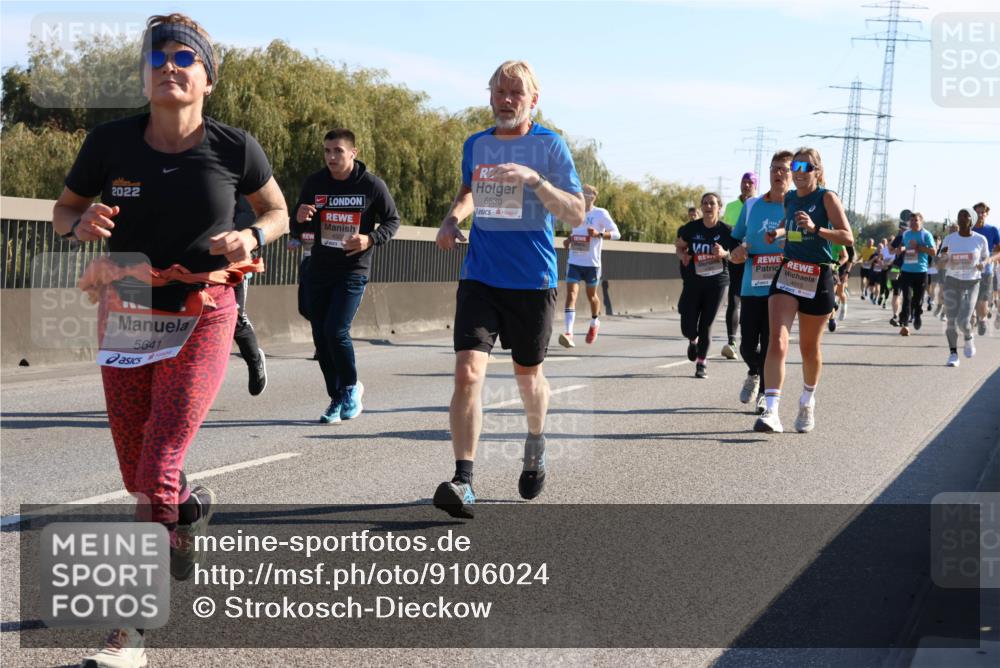03.10.2025 - Köhlbrandbrückenlauf Strokosch-Dieckow http://msf.ph/oto/9106024 03.10.2025 12:16:48 Position 3 6630, 2022, 5641, 4015 meine-sportfotos.de