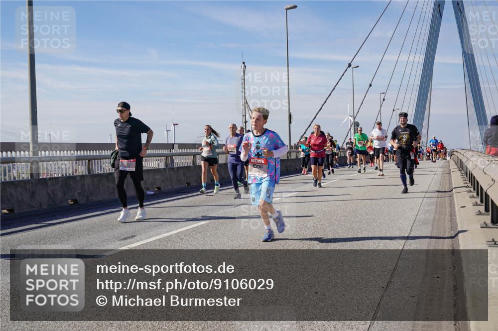 03.10.2025 - Köhlbrandbrückenlauf Michael Burmester http://msf.ph/oto/9106029 03.10.2025 12:49:42 Position 2 4745 meine-sportfotos.de