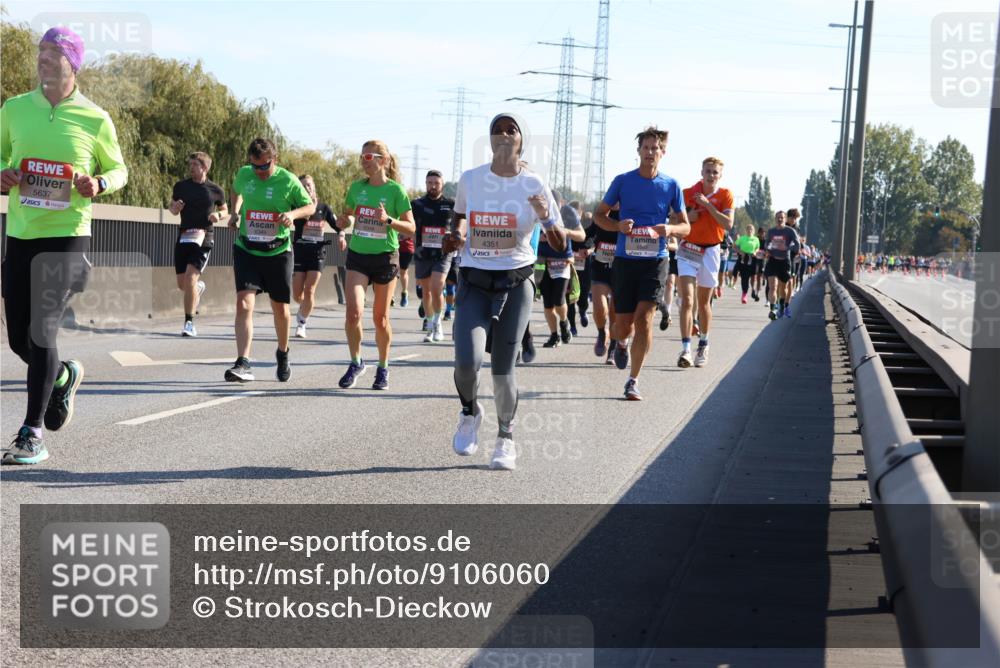 03.10.2025 - Köhlbrandbrückenlauf Strokosch-Dieckow http://msf.ph/oto/9106060 03.10.2025 12:16:51 Position 3 5637, 6348, 4351 meine-sportfotos.de