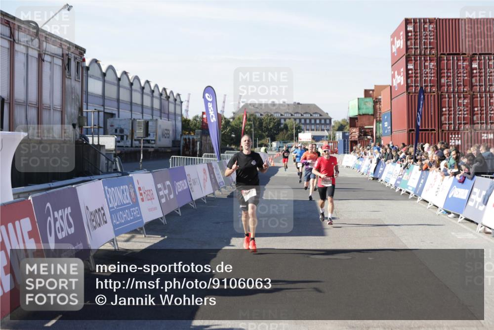 03.10.2025 - Köhlbrandbrückenlauf Jannik Wohlers http://msf.ph/oto/9106063 03.10.2025 12:58:51 Ziel 4368, 5824, 5955, 6167, 6611, 6674 meine-sportfotos.de