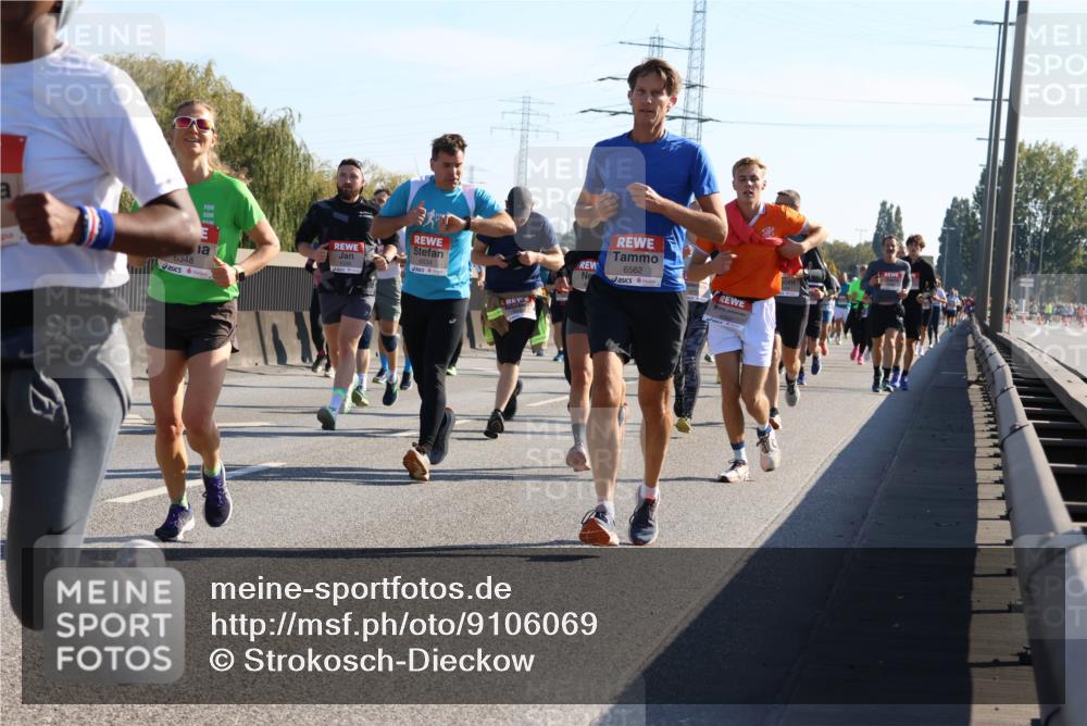 03.10.2025 - Köhlbrandbrückenlauf Strokosch-Dieckow http://msf.ph/oto/9106069 03.10.2025 12:16:53 Position 3 6348, 6534, 6562 meine-sportfotos.de