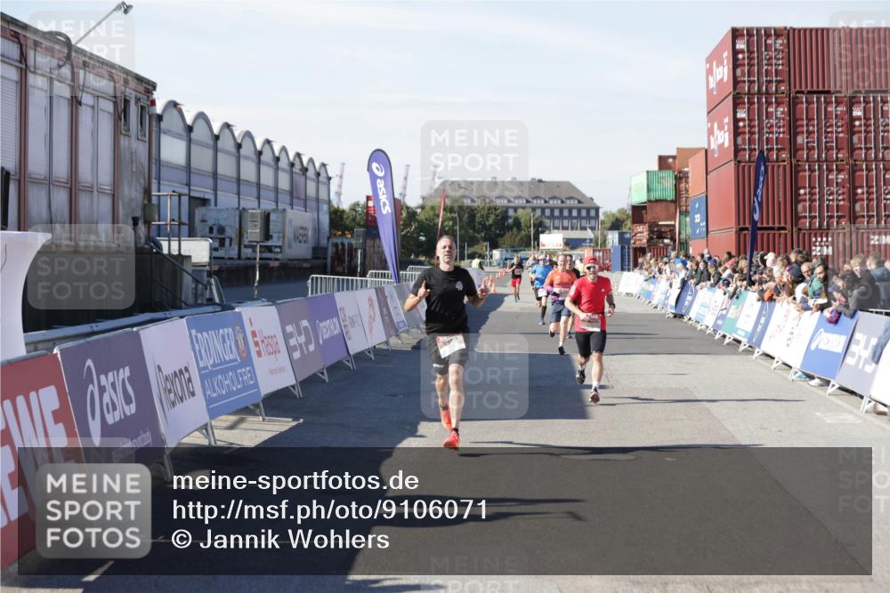 03.10.2025 - Köhlbrandbrückenlauf Jannik Wohlers http://msf.ph/oto/9106071 03.10.2025 12:58:51 Ziel 4368, 5824, 5955, 6167, 6611, 6674 meine-sportfotos.de
