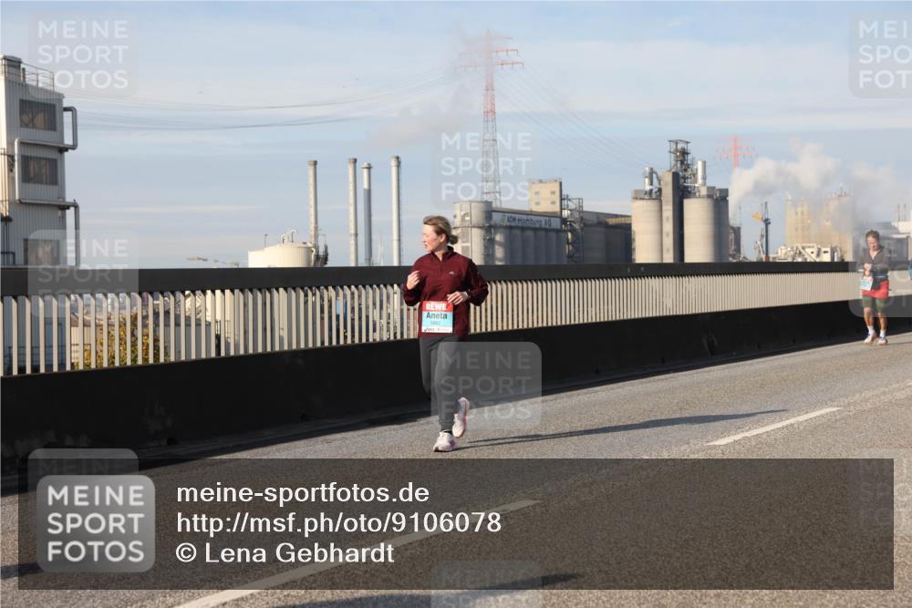 03.10.2025 - Köhlbrandbrückenlauf Lena Gebhardt http://msf.ph/oto/9106078 03.10.2025 10:13:15 Position 2 1982 meine-sportfotos.de