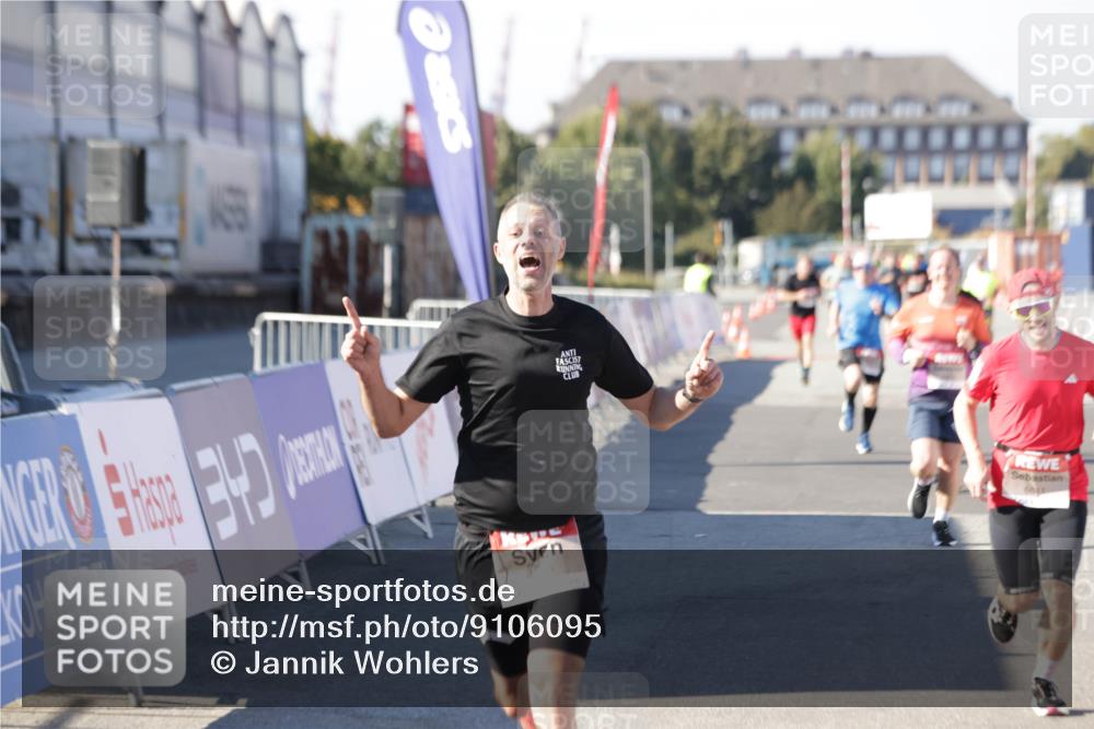 03.10.2025 - Köhlbrandbrückenlauf Jannik Wohlers http://msf.ph/oto/9106095 03.10.2025 12:58:52 Ziel 4126, 4368, 5824, 5955, 6167, 6611, 6674 meine-sportfotos.de