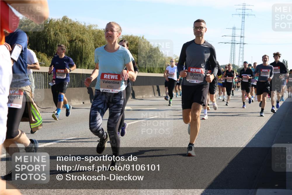 03.10.2025 - Köhlbrandbrückenlauf Strokosch-Dieckow http://msf.ph/oto/9106101 03.10.2025 12:16:57 Position 3 33, 4409, 4751, 6369 meine-sportfotos.de