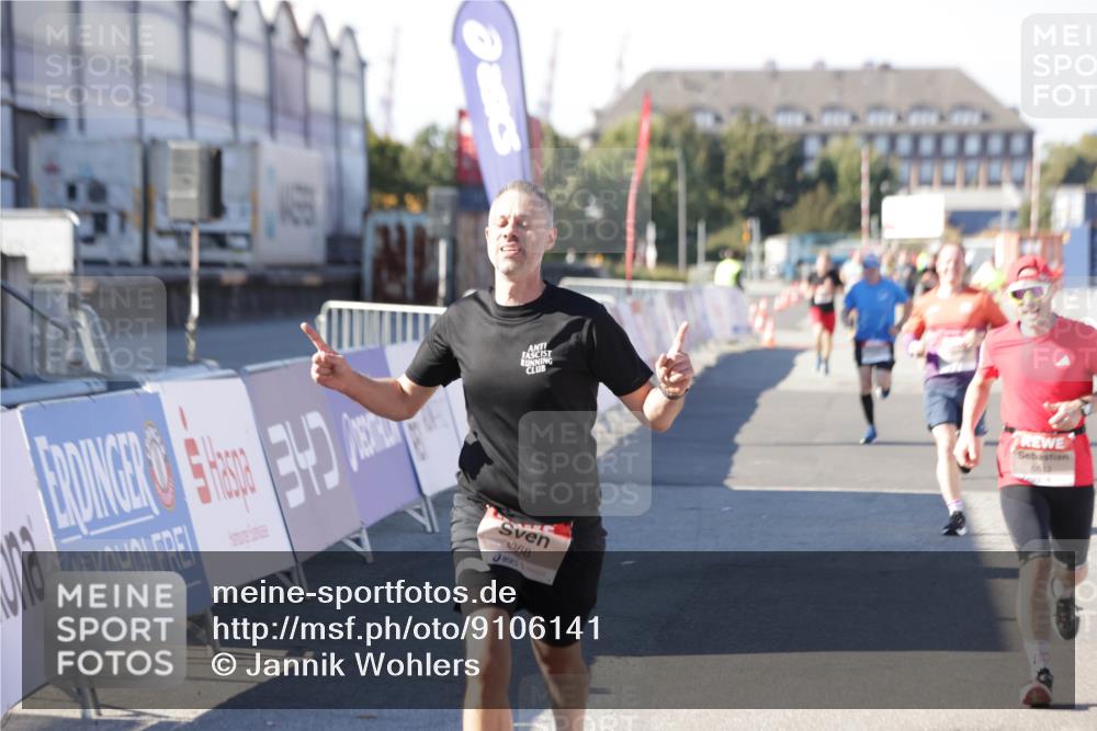 03.10.2025 - Köhlbrandbrückenlauf Jannik Wohlers http://msf.ph/oto/9106141 03.10.2025 12:58:52 Ziel 4126, 4368, 5824, 5955, 6167, 6611, 6674 meine-sportfotos.de