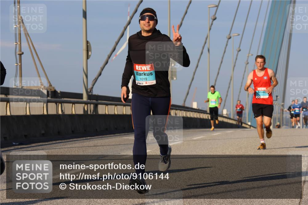 03.10.2025 - Köhlbrandbrückenlauf Strokosch-Dieckow http://msf.ph/oto/9106144 03.10.2025 09:34:38 Position 2 1019 meine-sportfotos.de