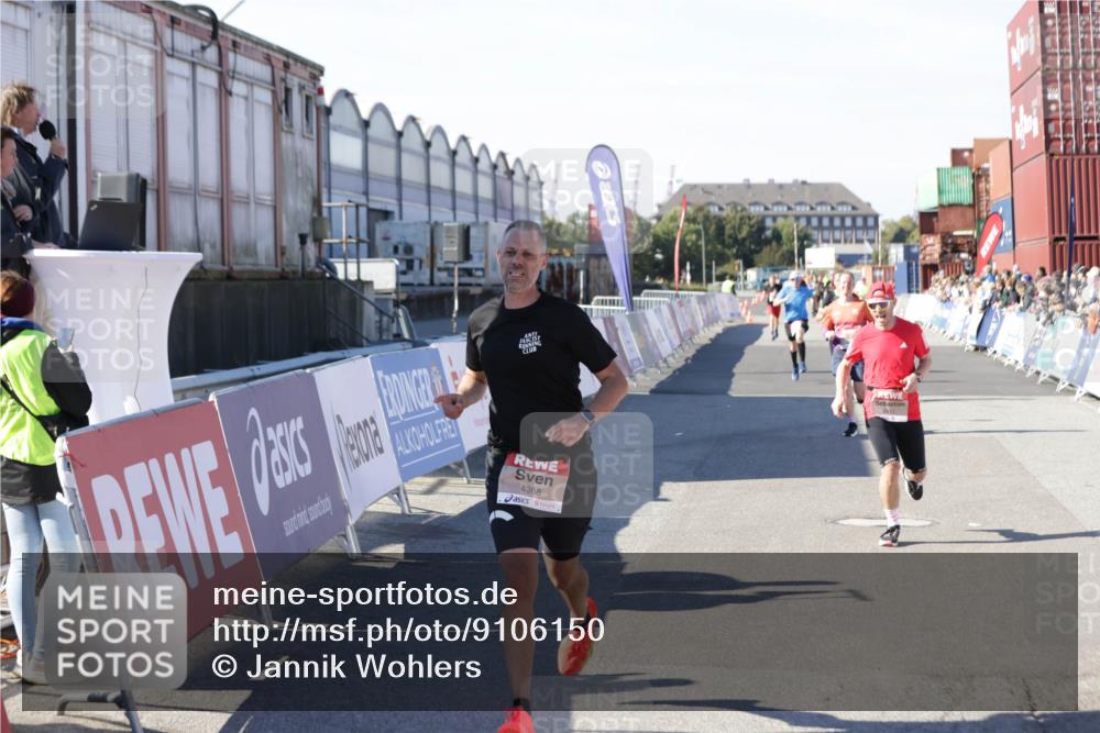 03.10.2025 - Köhlbrandbrückenlauf Jannik Wohlers http://msf.ph/oto/9106150 03.10.2025 12:58:53 Ziel 4126, 4368, 5824, 5955, 6167, 6611, 6674 meine-sportfotos.de