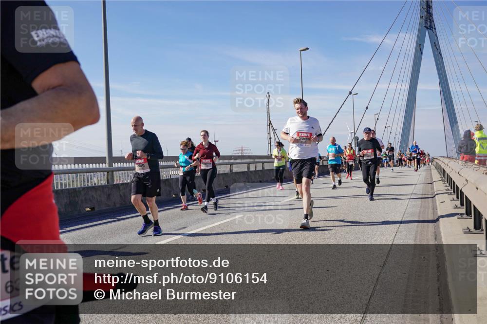 03.10.2025 - Köhlbrandbrückenlauf Michael Burmester http://msf.ph/oto/9106154 03.10.2025 12:49:48 Position 2 6331 meine-sportfotos.de