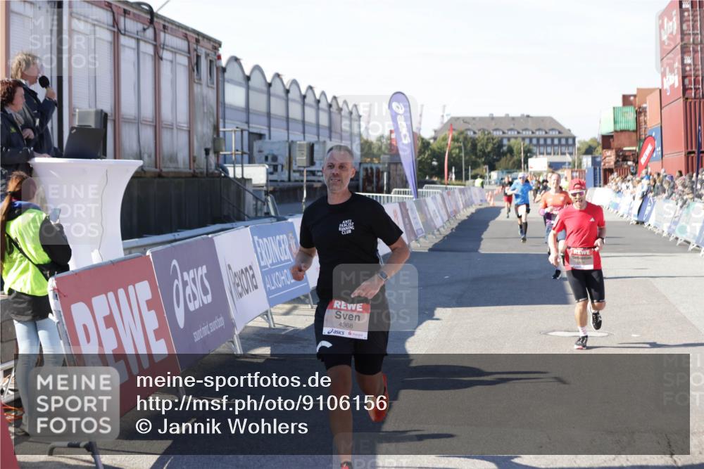 03.10.2025 - Köhlbrandbrückenlauf Jannik Wohlers http://msf.ph/oto/9106156 03.10.2025 12:58:53 Ziel 4126, 4368, 5824, 5955, 6167, 6611, 6674 meine-sportfotos.de