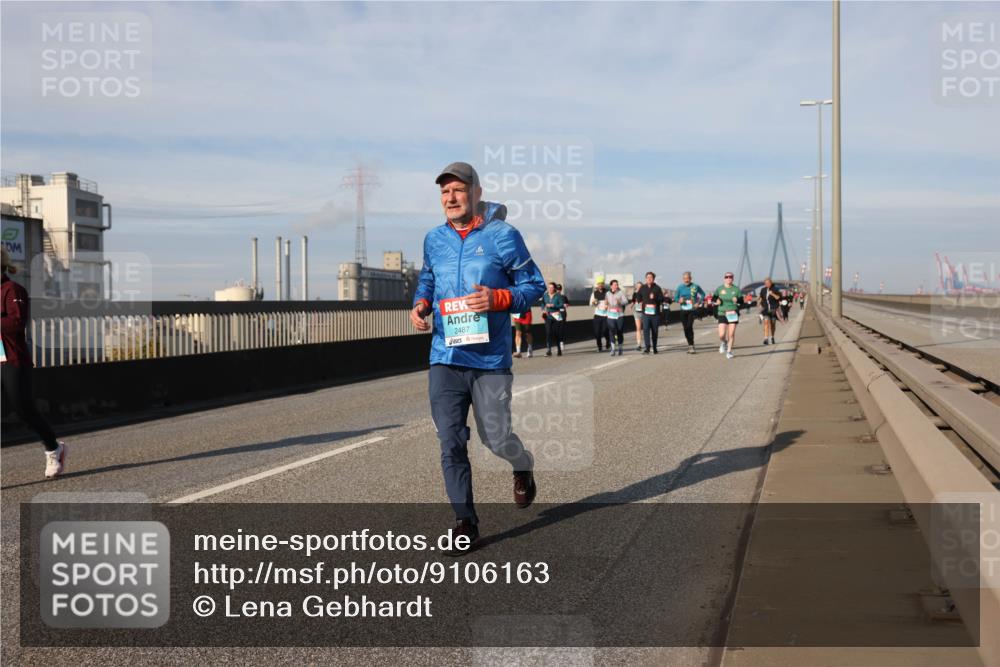 03.10.2025 - Köhlbrandbrückenlauf Lena Gebhardt http://msf.ph/oto/9106163 03.10.2025 10:13:17 Position 2 2487 meine-sportfotos.de