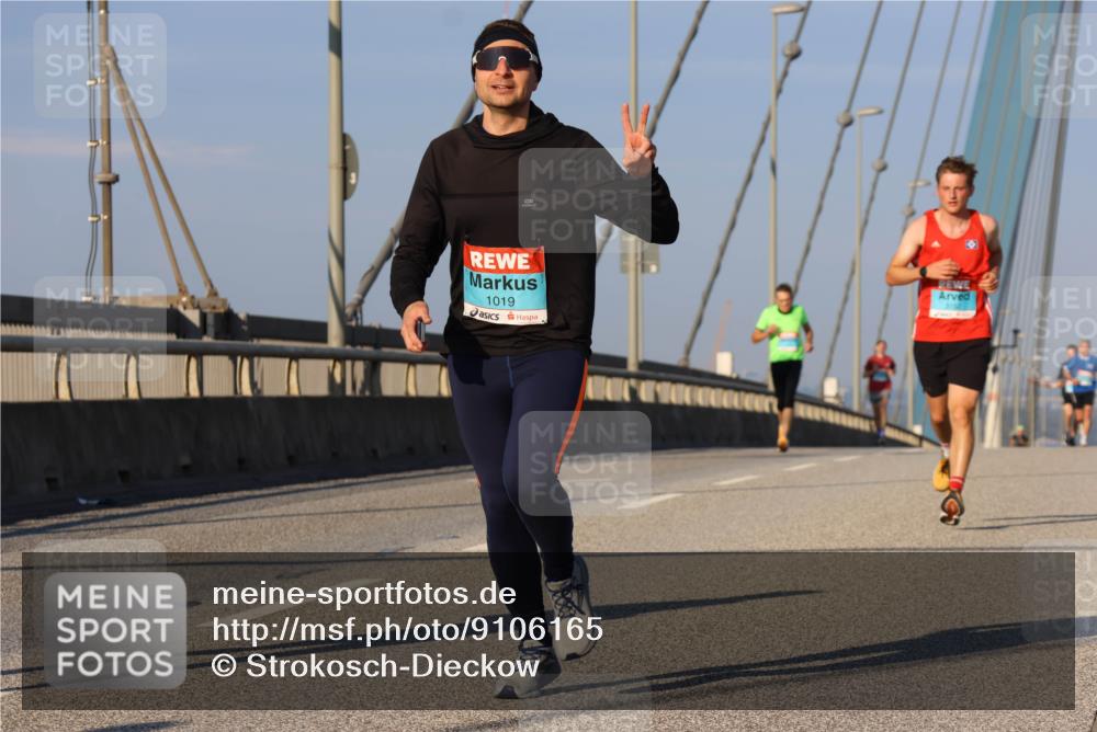 03.10.2025 - Köhlbrandbrückenlauf Strokosch-Dieckow http://msf.ph/oto/9106165 03.10.2025 09:34:38 Position 2 1019 meine-sportfotos.de