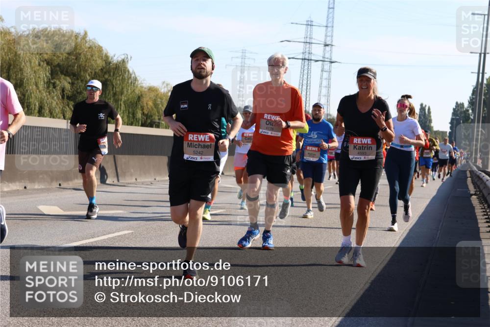 03.10.2025 - Köhlbrandbrückenlauf Strokosch-Dieckow http://msf.ph/oto/9106171 03.10.2025 12:17:10 Position 3 5242, 4176, 4593 meine-sportfotos.de