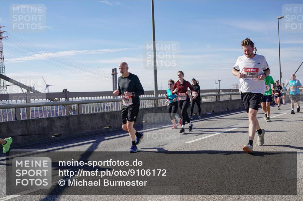 03.10.2025 - Köhlbrandbrückenlauf Michael Burmester http://msf.ph/oto/9106172 03.10.2025 12:49:48 Position 2 6125 meine-sportfotos.de