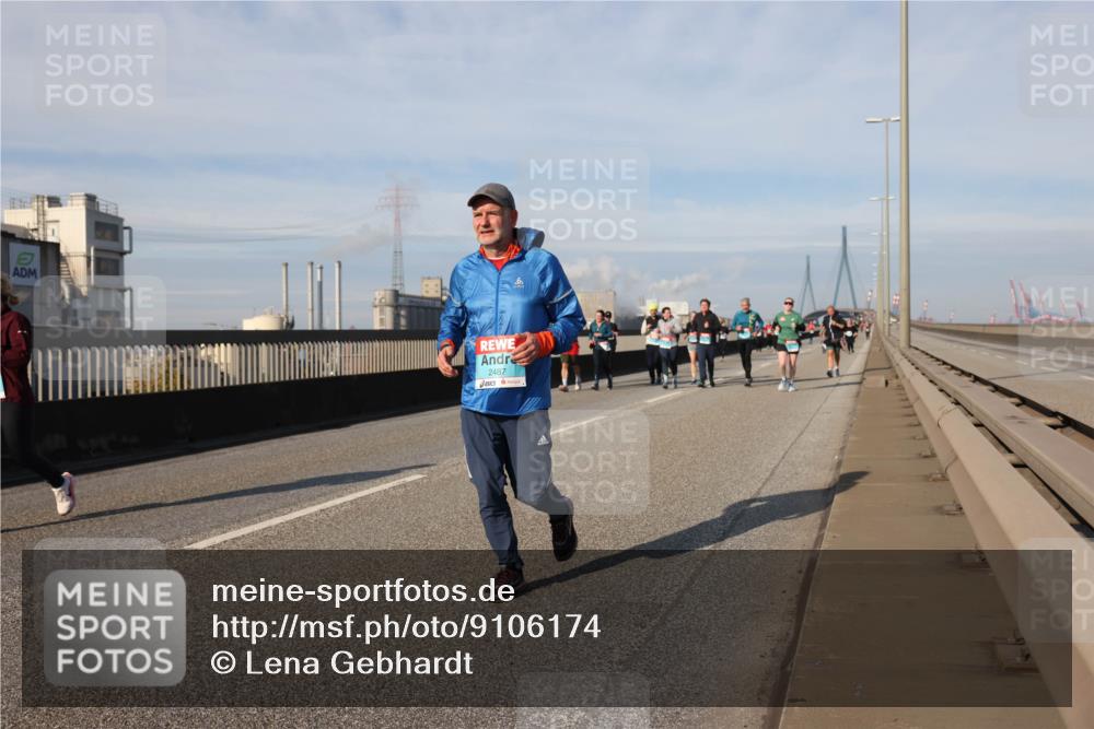 03.10.2025 - Köhlbrandbrückenlauf Lena Gebhardt http://msf.ph/oto/9106174 03.10.2025 10:13:17 Position 2 2487 meine-sportfotos.de