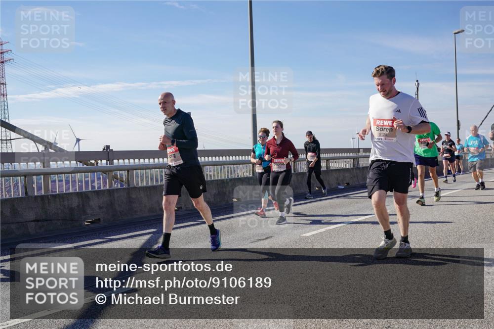 03.10.2025 - Köhlbrandbrückenlauf Michael Burmester http://msf.ph/oto/9106189 03.10.2025 12:49:48 Position 2 6125 meine-sportfotos.de