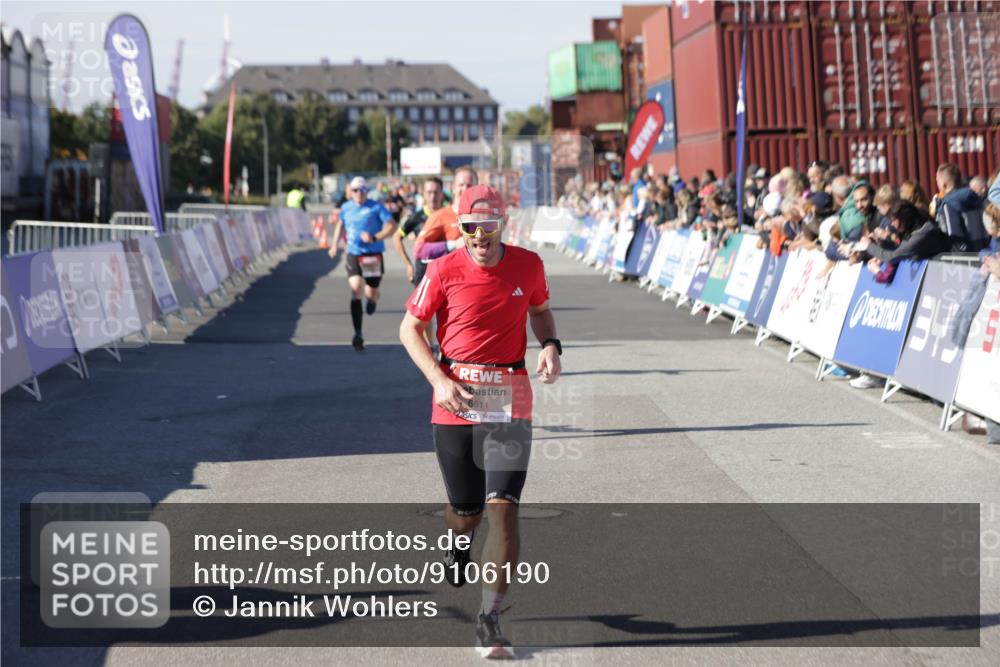 03.10.2025 - Köhlbrandbrückenlauf Jannik Wohlers http://msf.ph/oto/9106190 03.10.2025 12:58:54 Ziel 4126, 4368, 5824, 5955, 6167, 6611, 6674 meine-sportfotos.de