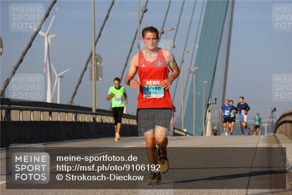 03.10.2025 - Köhlbrandbrückenlauf Strokosch-Dieckow http://msf.ph/oto/9106192 03.10.2025 09:34:40 Position 2 8152 meine-sportfotos.de