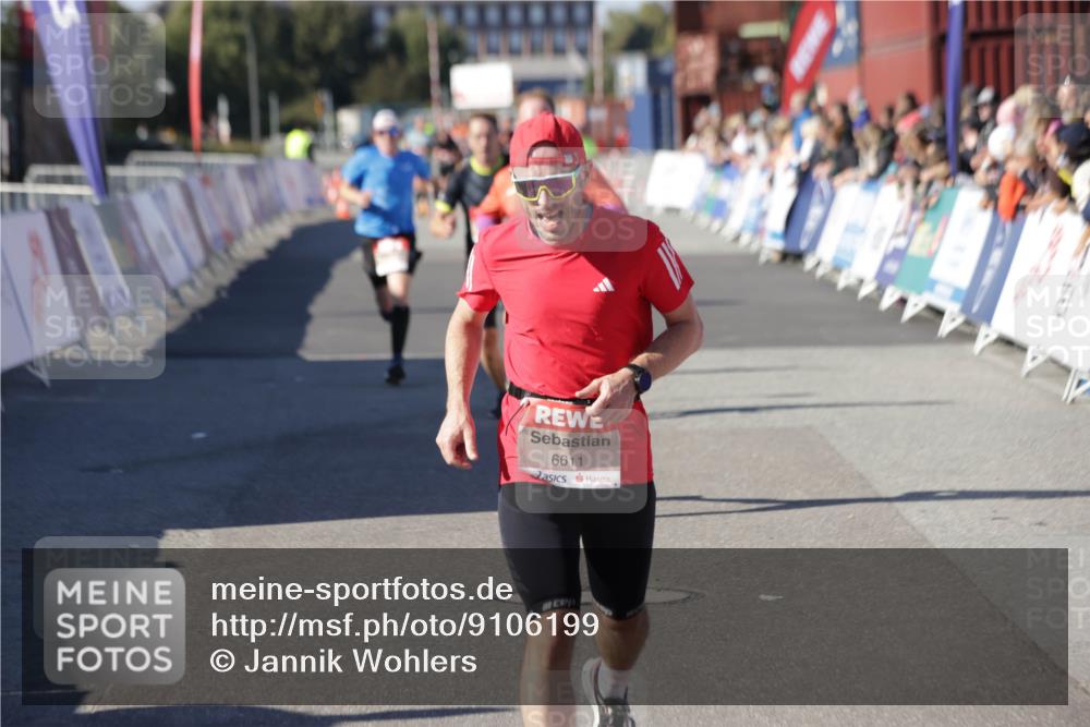 03.10.2025 - Köhlbrandbrückenlauf Jannik Wohlers http://msf.ph/oto/9106199 03.10.2025 12:58:54 Ziel 4126, 4368, 5824, 5955, 6167, 6611, 6674 meine-sportfotos.de