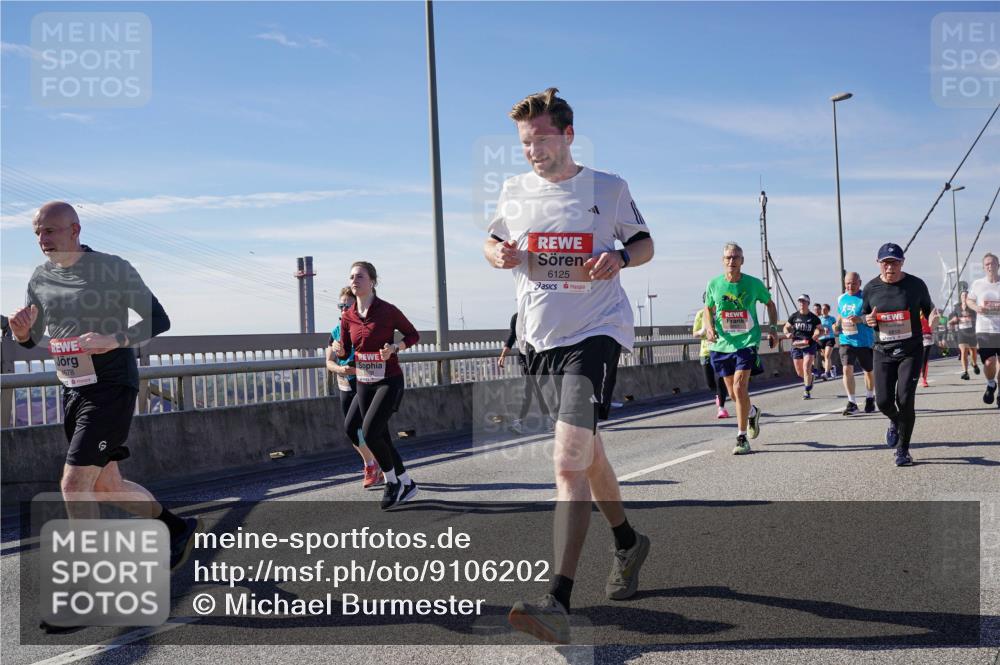 03.10.2025 - Köhlbrandbrückenlauf Michael Burmester http://msf.ph/oto/9106202 03.10.2025 12:49:49 Position 2 678, 6125 meine-sportfotos.de