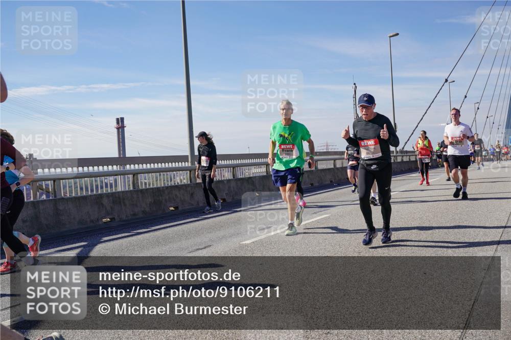 03.10.2025 - Köhlbrandbrückenlauf Michael Burmester http://msf.ph/oto/9106211 03.10.2025 12:49:50 Position 2 6810 meine-sportfotos.de