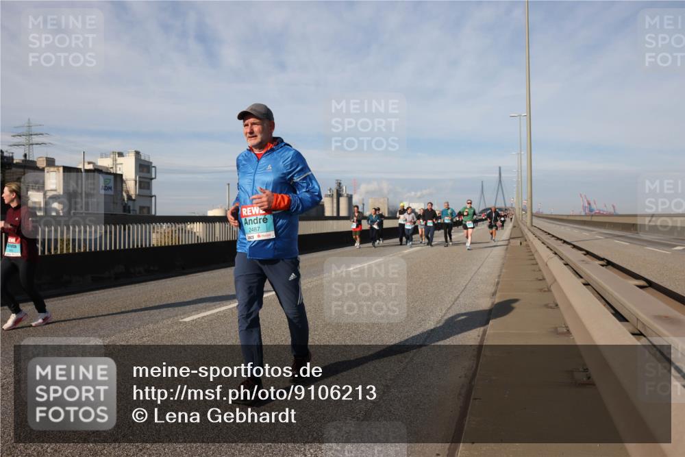 03.10.2025 - Köhlbrandbrückenlauf Lena Gebhardt http://msf.ph/oto/9106213 03.10.2025 10:13:18 Position 2 2487 meine-sportfotos.de
