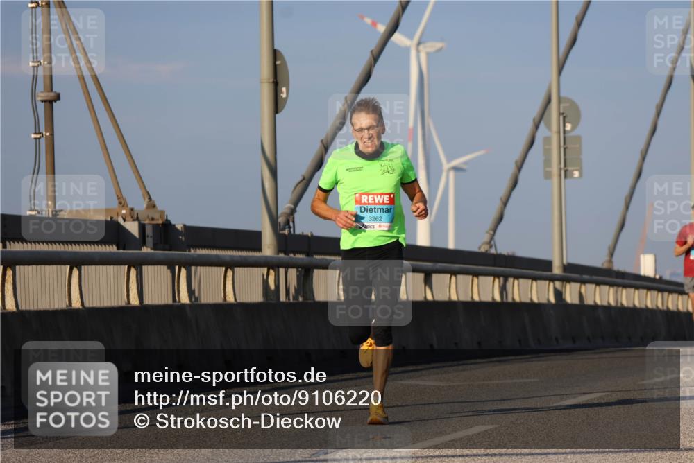 03.10.2025 - Köhlbrandbrückenlauf Strokosch-Dieckow http://msf.ph/oto/9106220 03.10.2025 09:34:45 Position 2 3262 meine-sportfotos.de